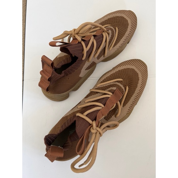 SIA Collective - Size 11 - Picture 5 of 6